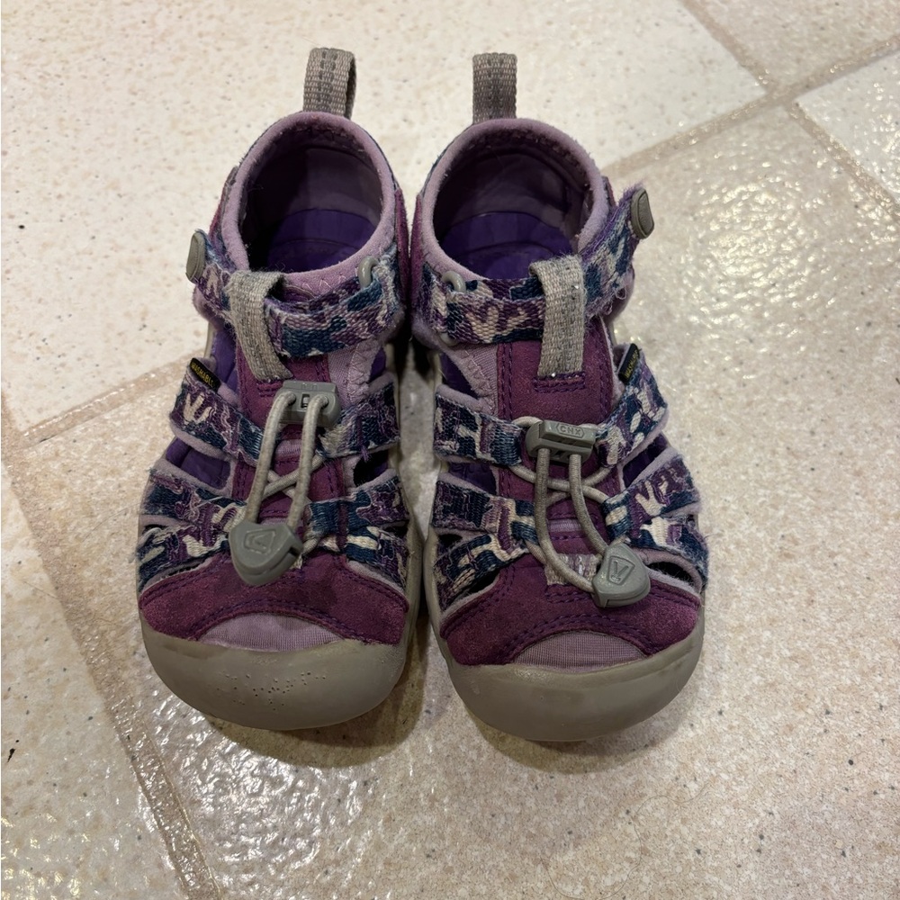 Keen toddler sandals, Size 9